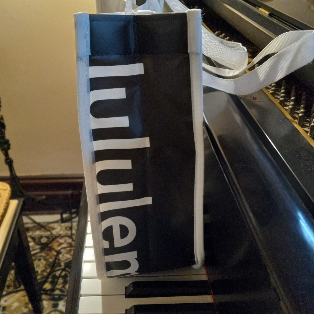 New LULULEMON reusable Tote Bag